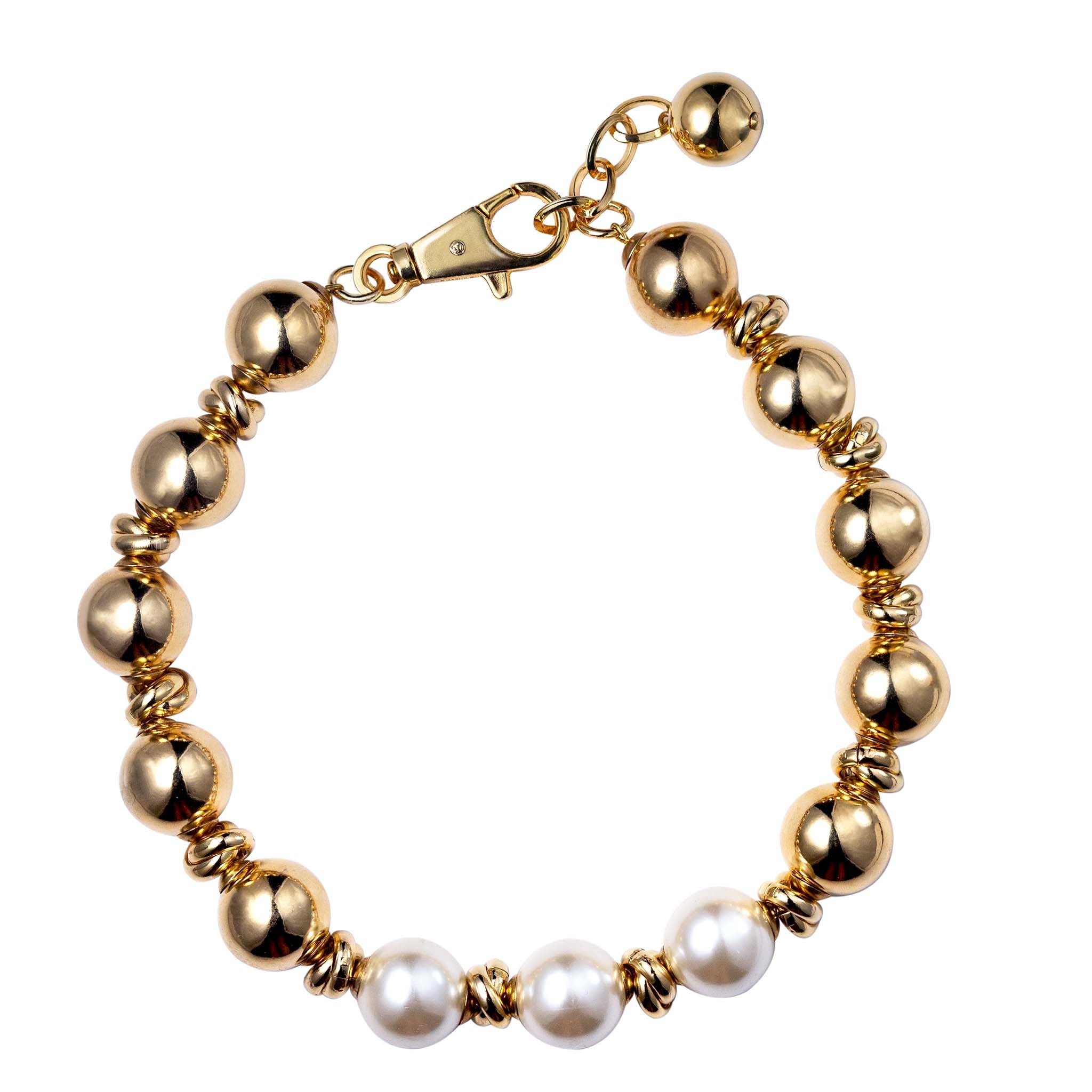 Sheltered spheres necklace