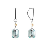 Earrings with pearls and crystals