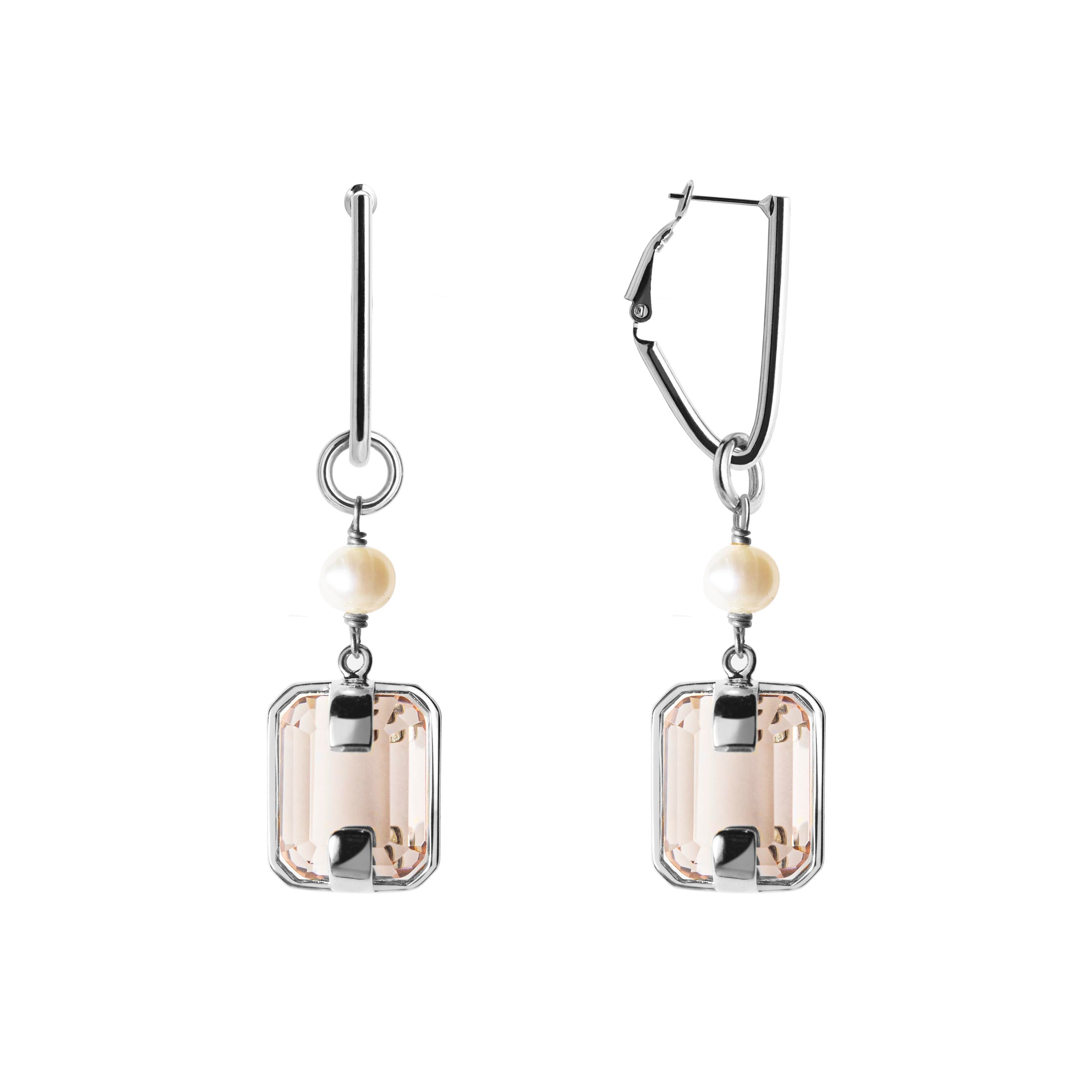 Earrings with pearls and crystals