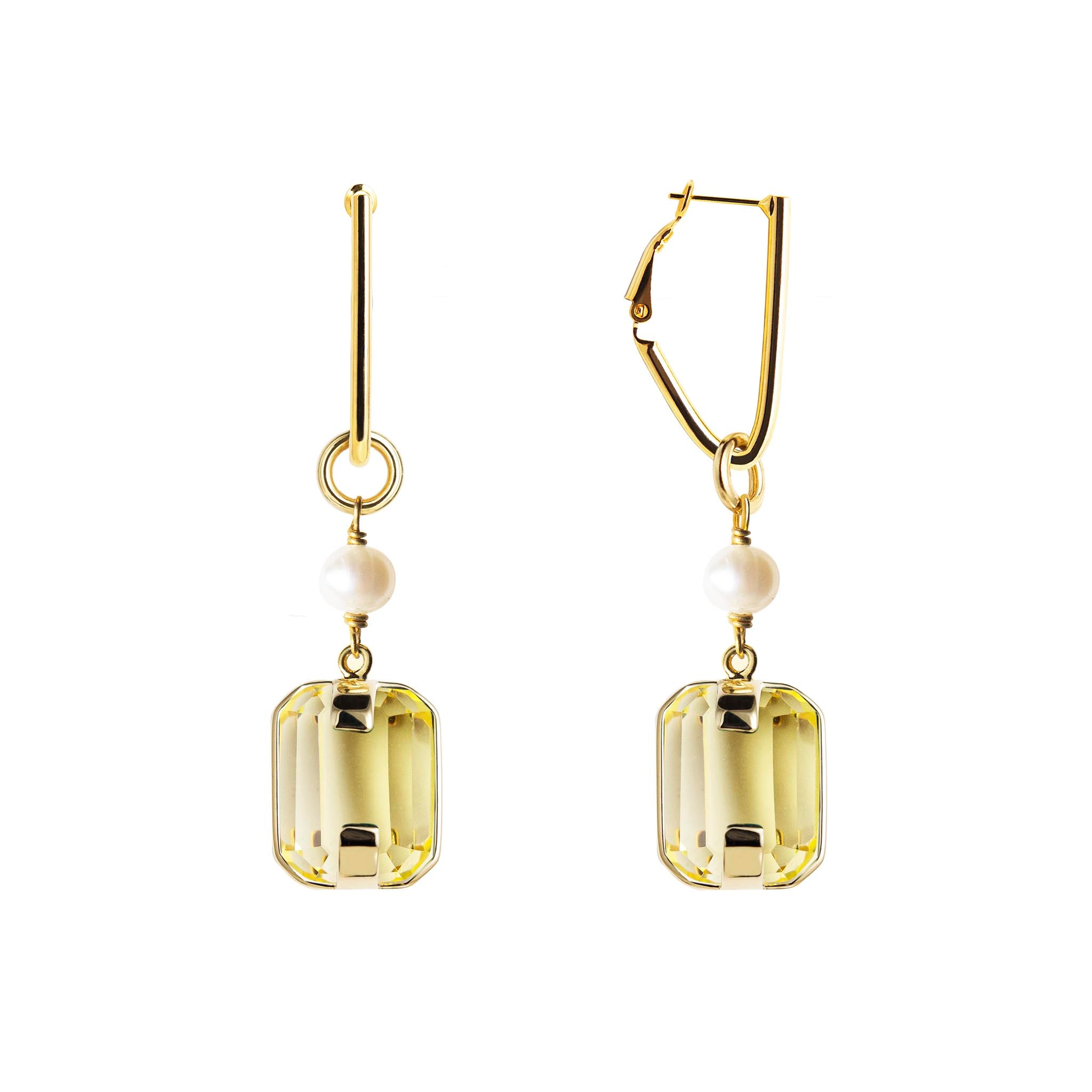 Earrings with pearls and crystals