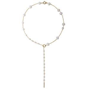 Necklace with cultured pearls