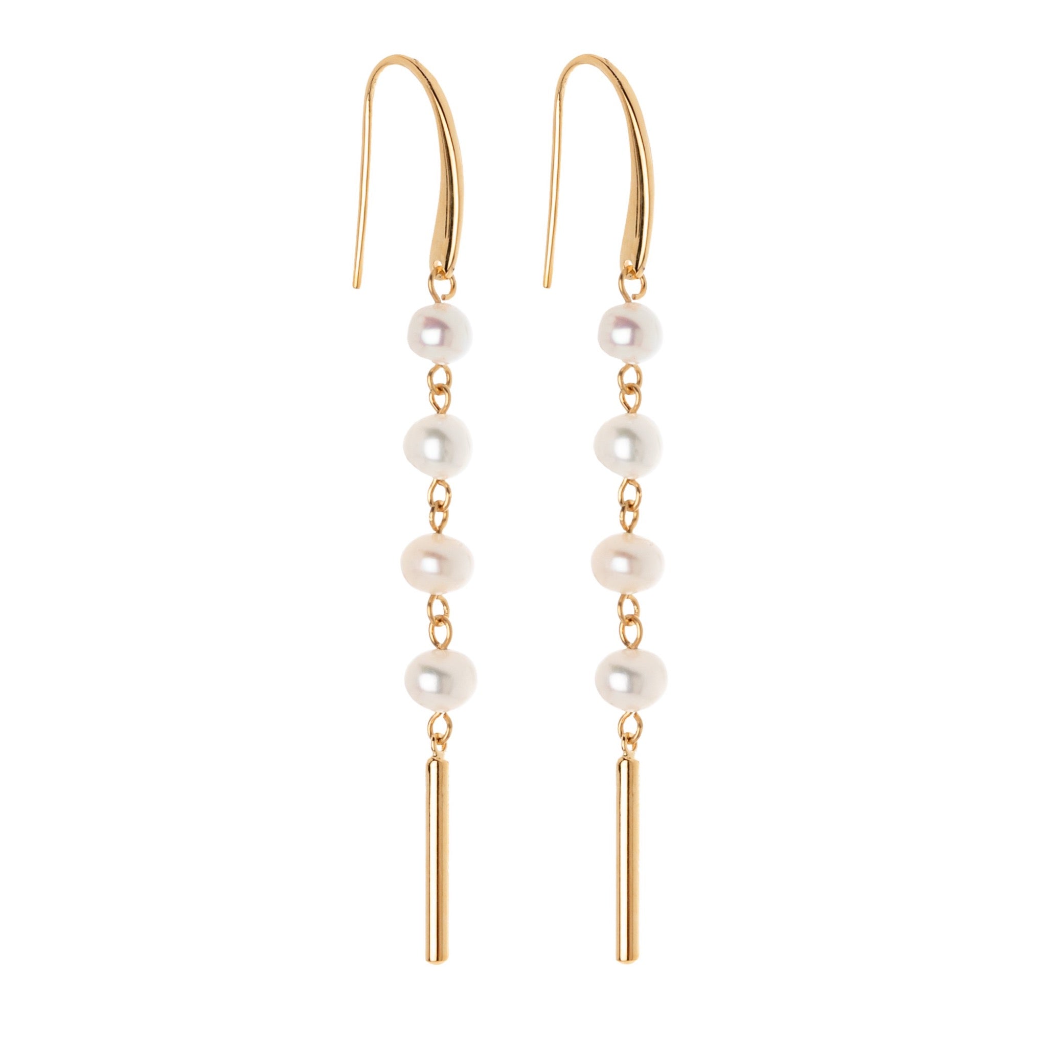 Earrings with natural pearls