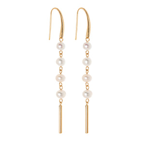 Earrings with natural pearls