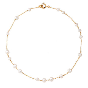 Necklace with cultured pearls
